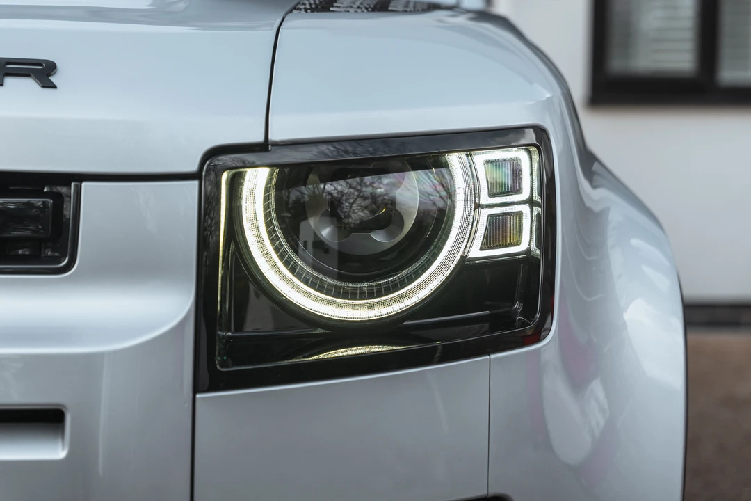 2020 Land Rover Defender 130 - Image 14 of 31