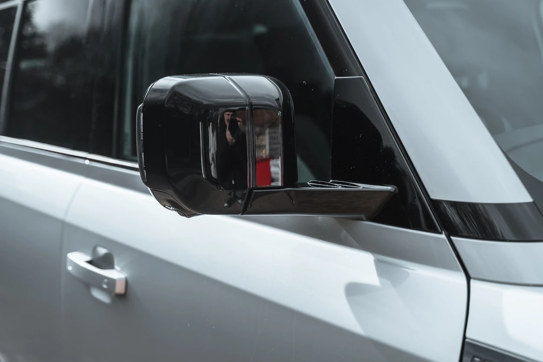 2020 Land Rover Defender 130 - Image 30 of 31