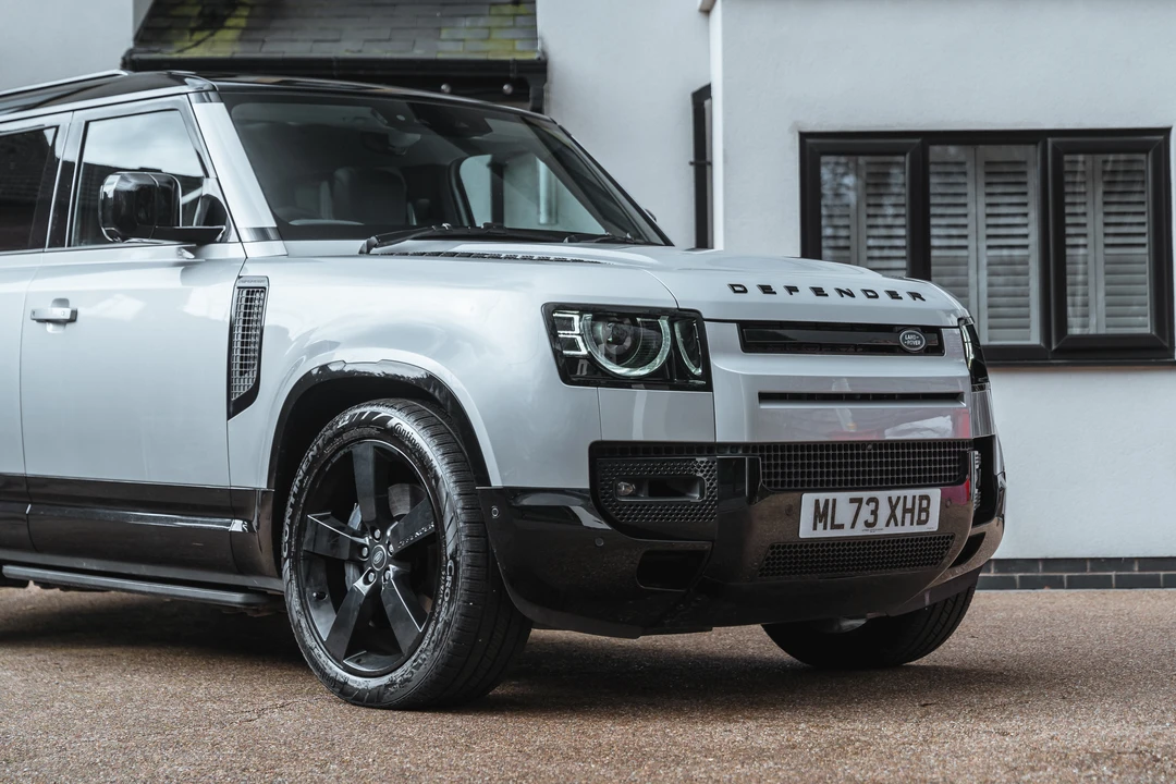 2020 Land Rover Defender 130 - Image 16 of 31