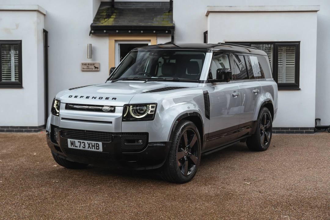 2020 Land Rover Defender 130 - Image 9 of 31