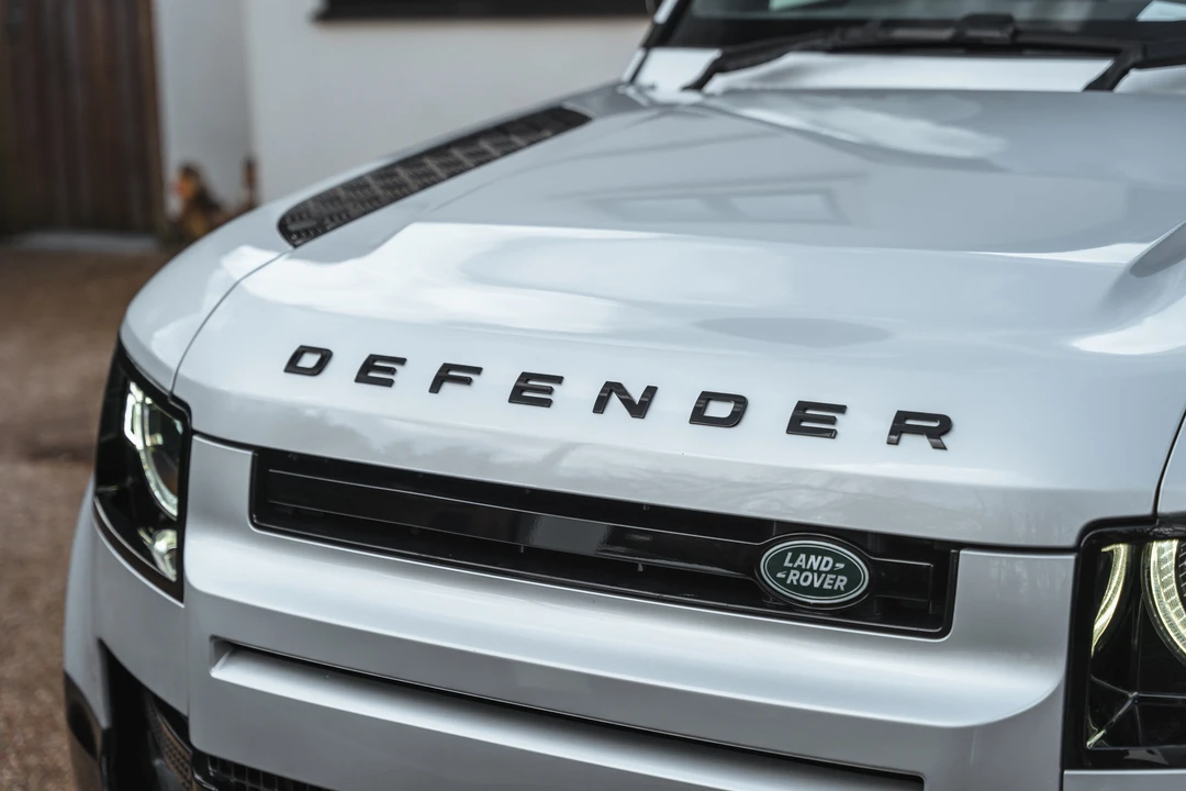 2020 Land Rover Defender 130 - Image 18 of 31