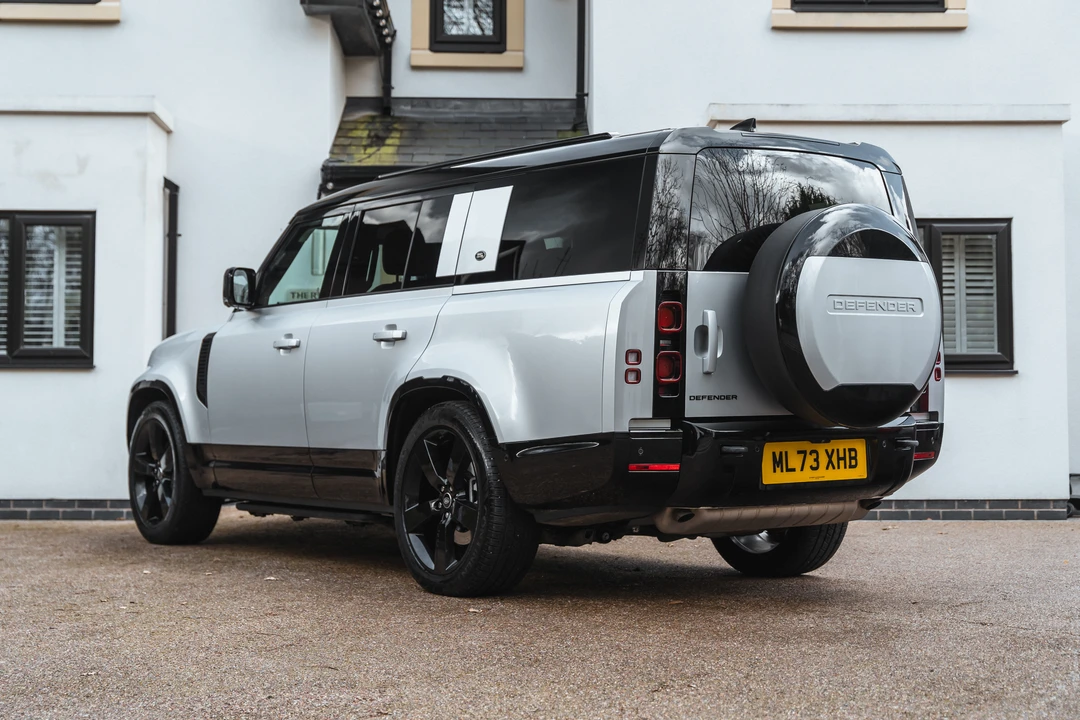 2020 Land Rover Defender 130 - Image 7 of 31