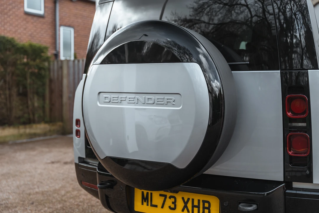 2020 Land Rover Defender 130 - Image 24 of 31