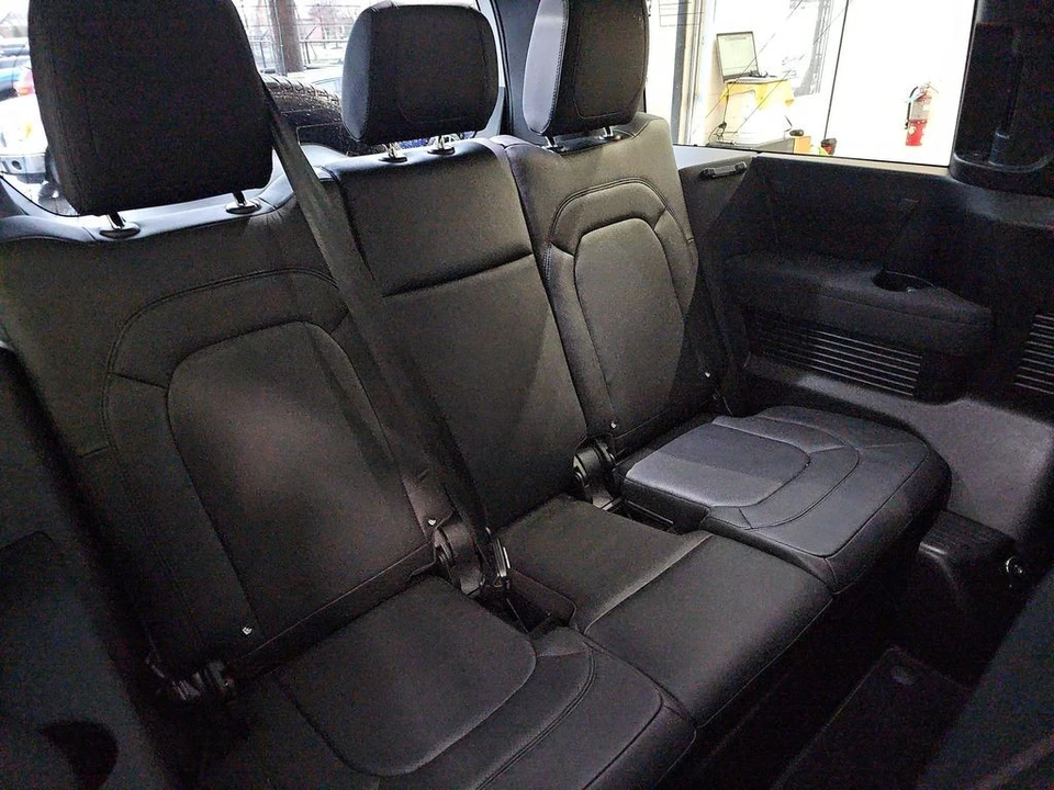 2023 Land Rover Defender L663 - Image 6 of 10