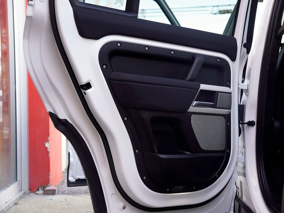 2023 Land Rover Defender L663 - Image 26 of 30