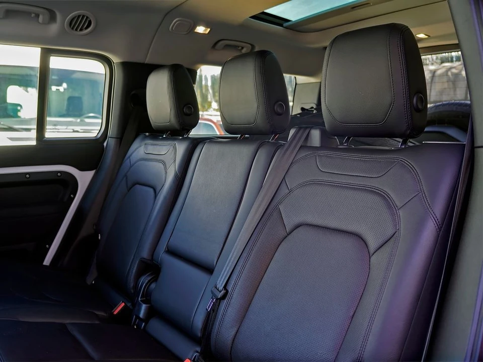 2023 Land Rover Defender L663 - Image 28 of 30