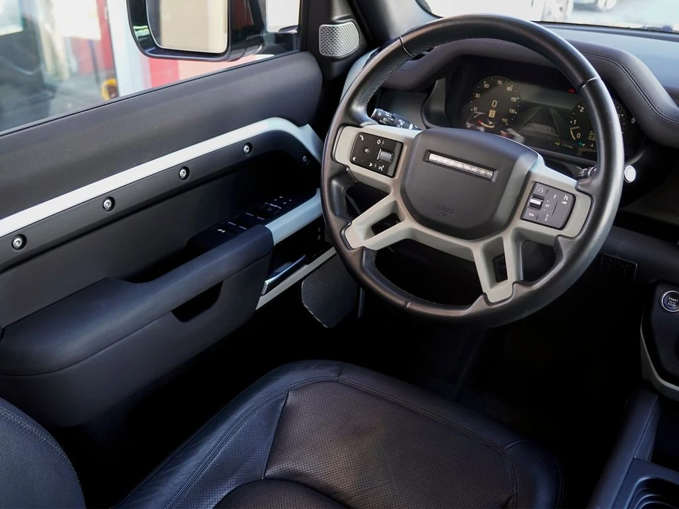 2023 Land Rover Defender L663 - Image 24 of 30