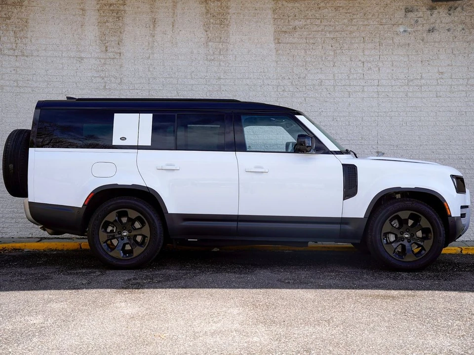 2023 Land Rover Defender L663 - Image 8 of 12