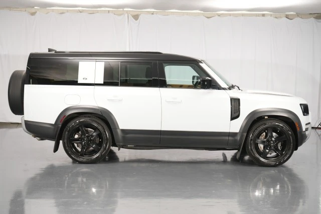 2023 Land Rover Defender L663 - Image 17 of 21