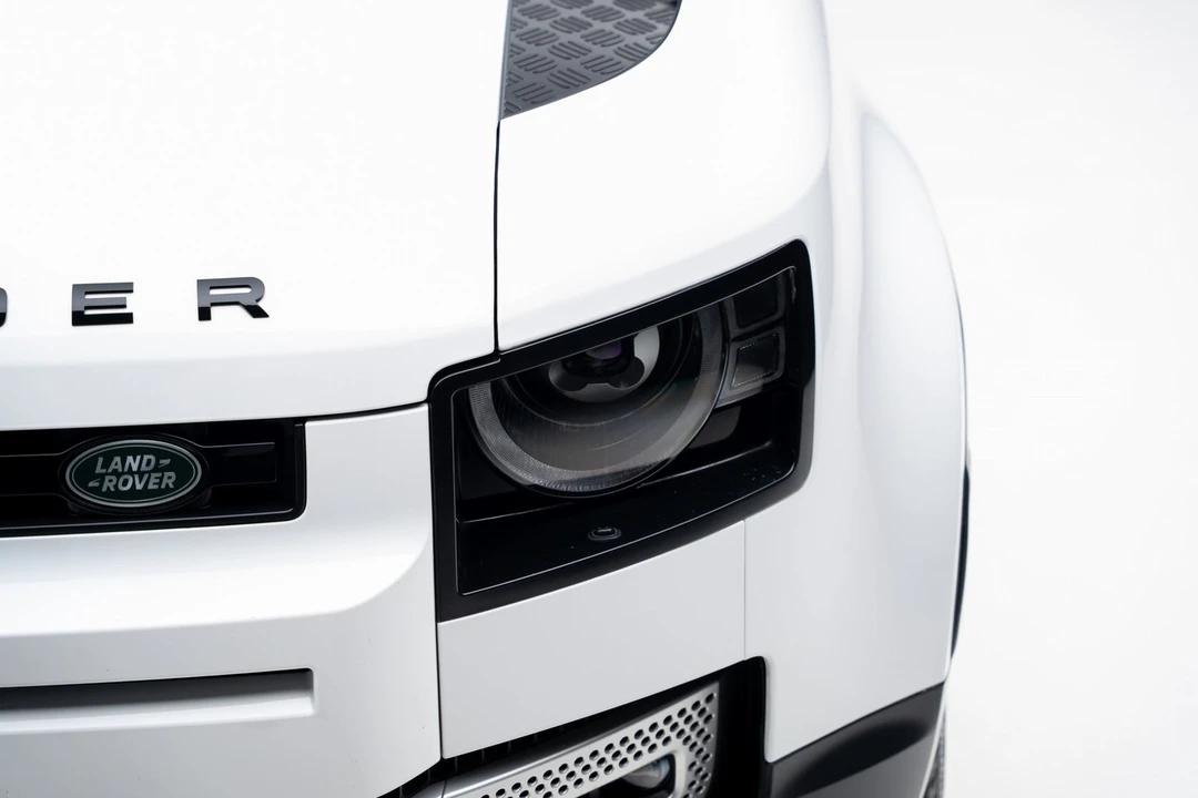2023 Land Rover Defender L663 - Image 11 of 12