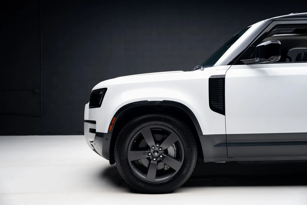 2023 Land Rover Defender L663 - Image 19 of 21