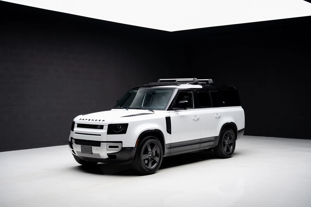 2023 Land Rover Defender L663 - Image 4 of 12