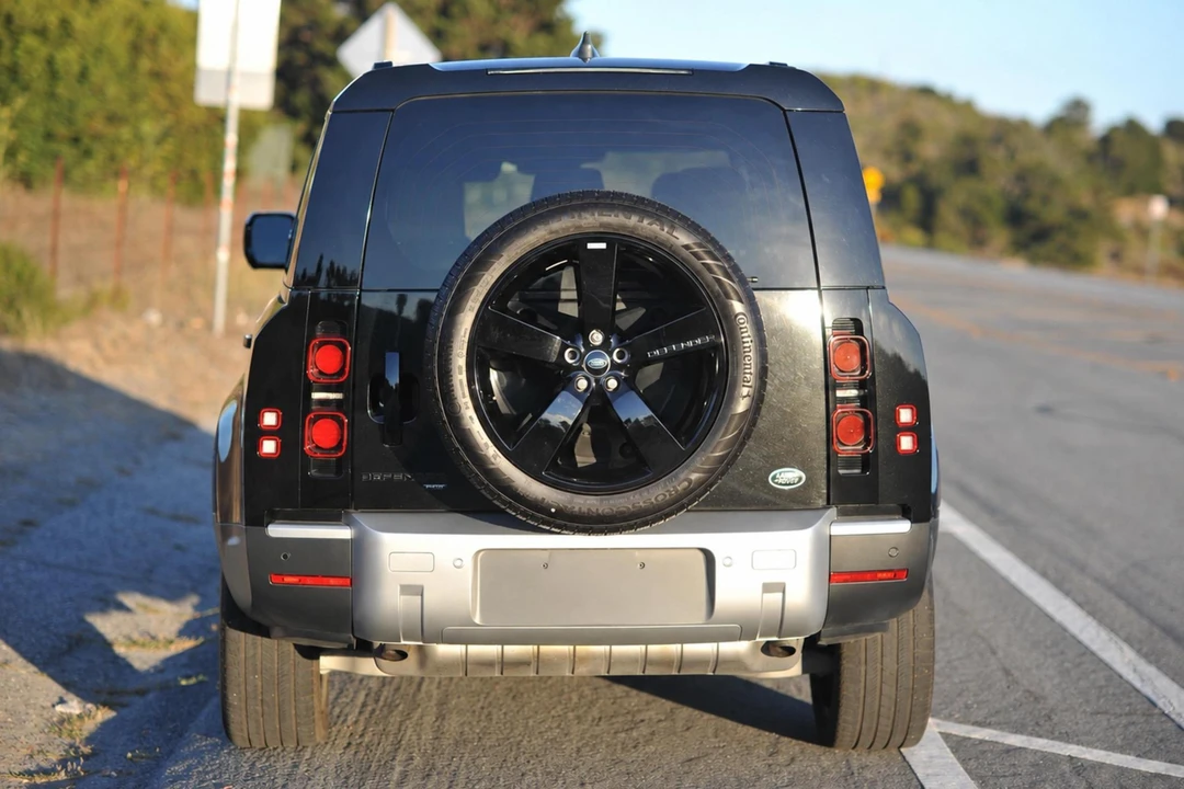 2023 Land Rover Defender L663 - Image 5 of 31