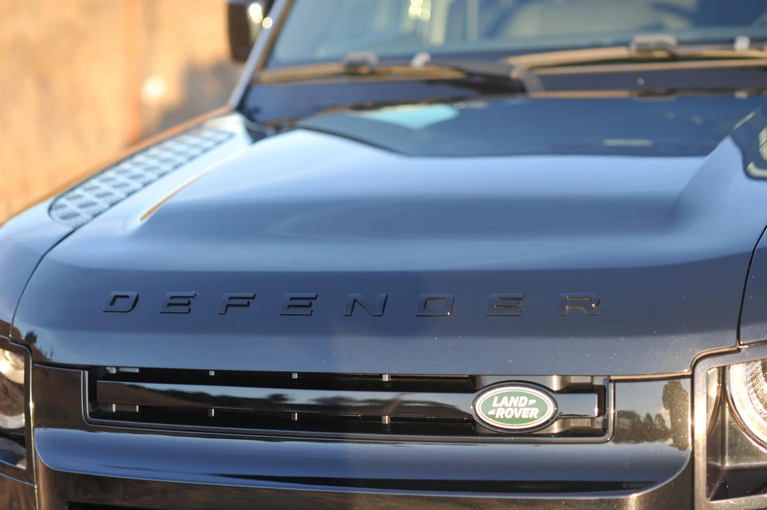2023 Land Rover Defender L663 - Image 25 of 31