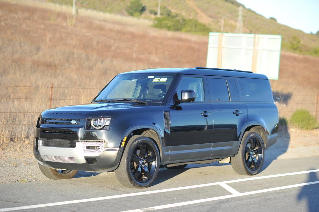 2023 Land Rover Defender L663 - Image 8 of 31