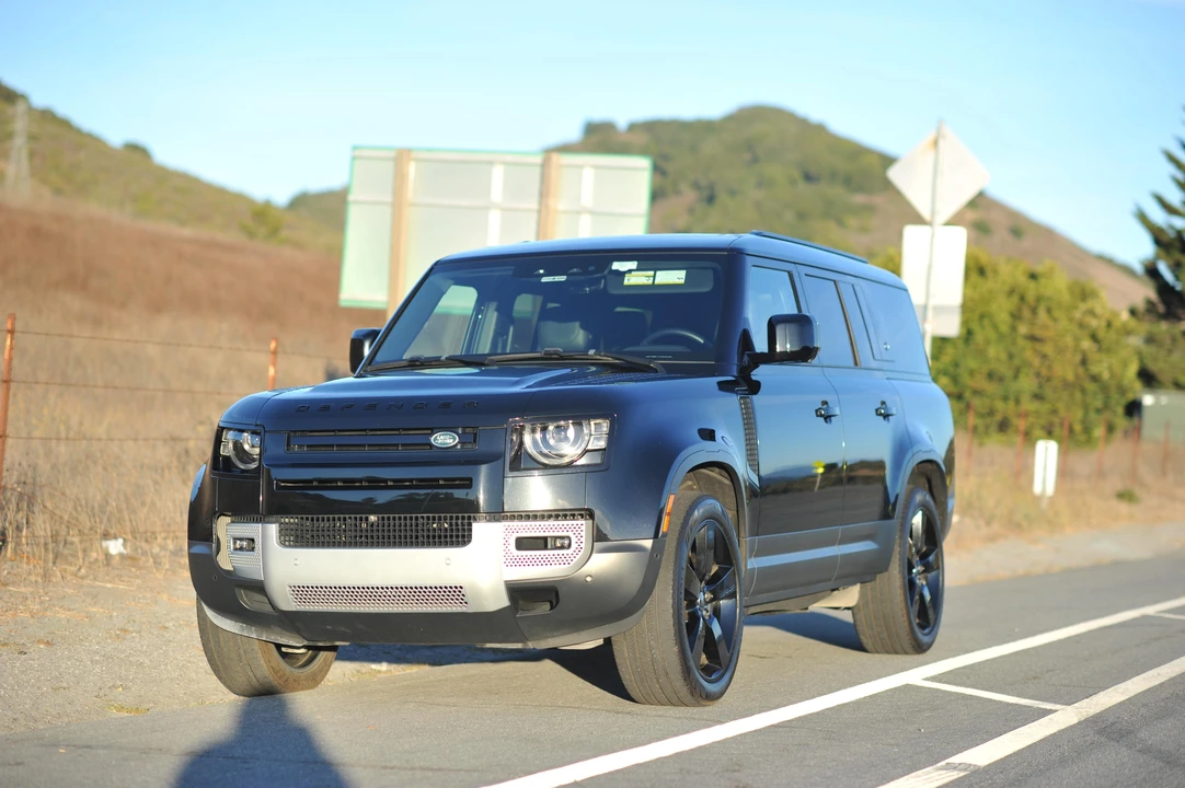 2023 Land Rover Defender L663 - Image 7 of 31