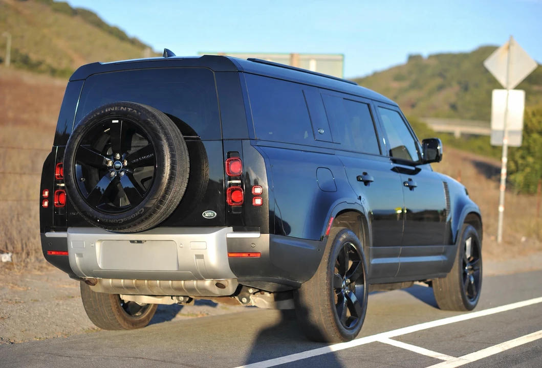 2023 Land Rover Defender L663 - Image 11 of 31