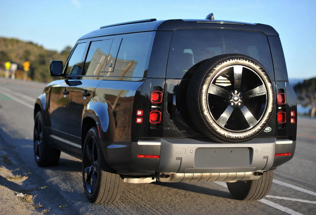 2023 Land Rover Defender L663 - Image 10 of 31