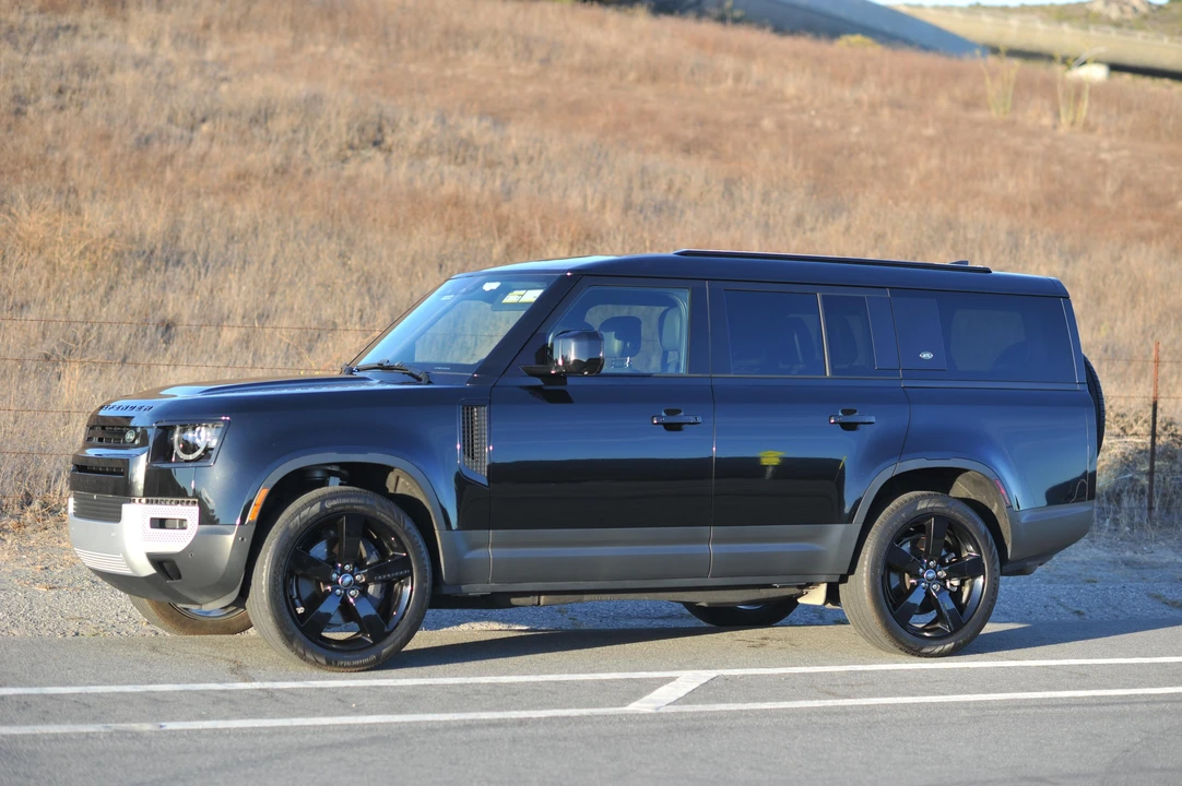 2023 Land Rover Defender L663 - Image 9 of 31