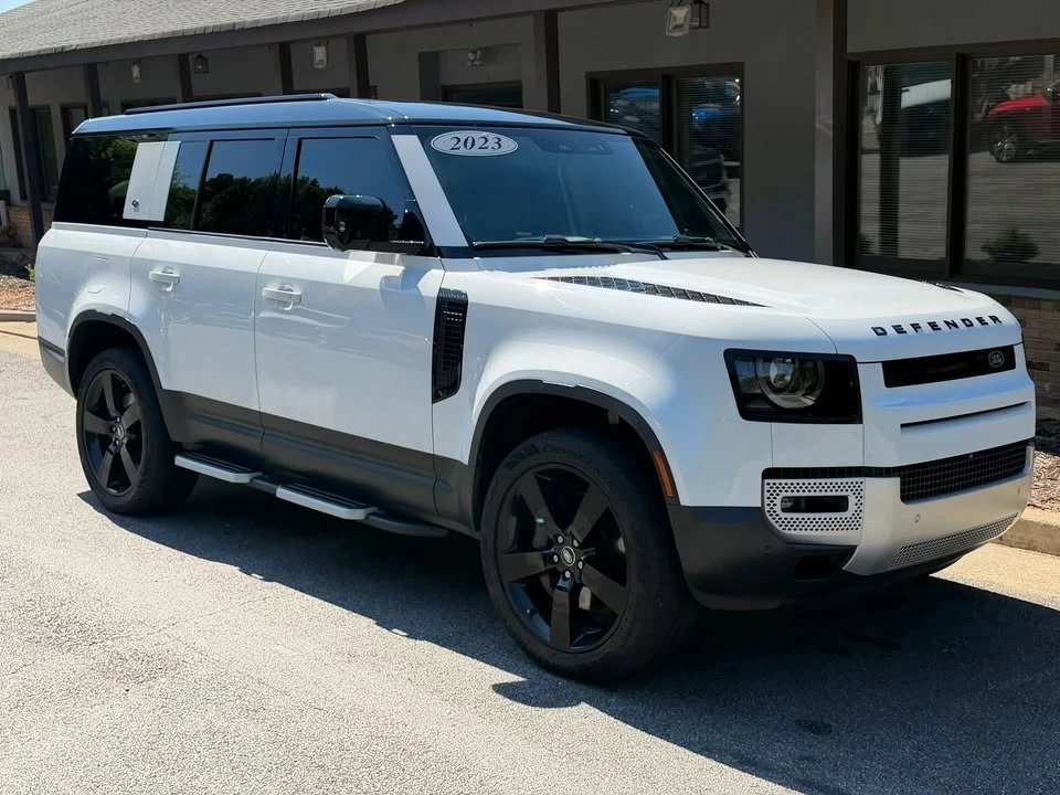 2023 Land Rover Defender L663 - Image 17 of 19