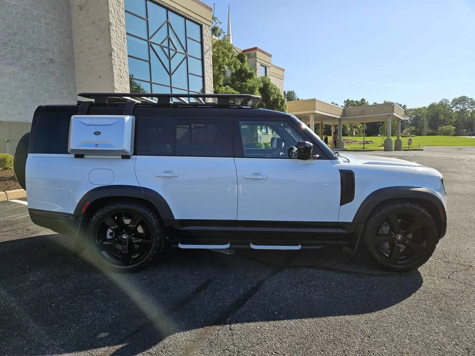 2023 Land Rover Defender L663 - Image 4 of 20