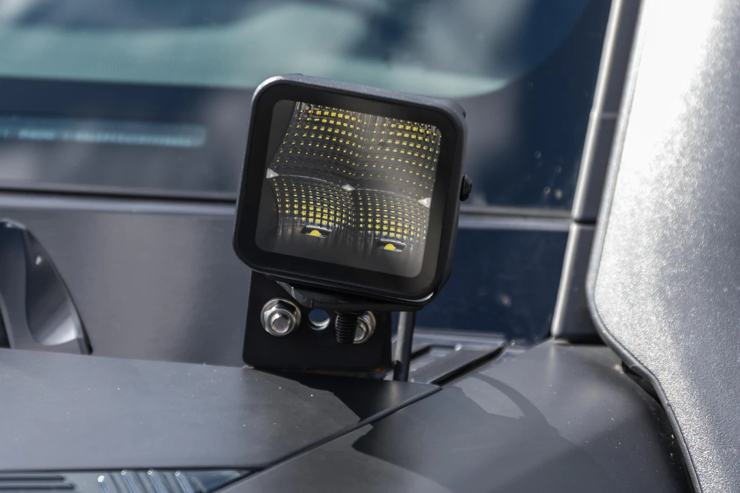 2023 Land Rover Defender L663 - Image 25 of 31