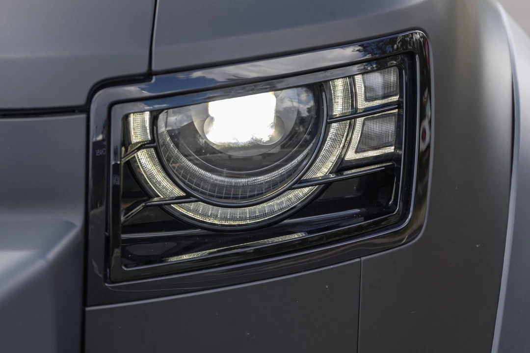 2023 Land Rover Defender L663 - Image 24 of 31