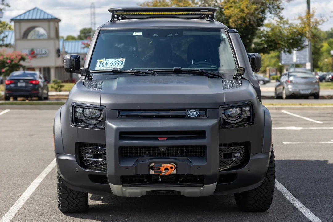 2023 Land Rover Defender L663 - Image 2 of 31
