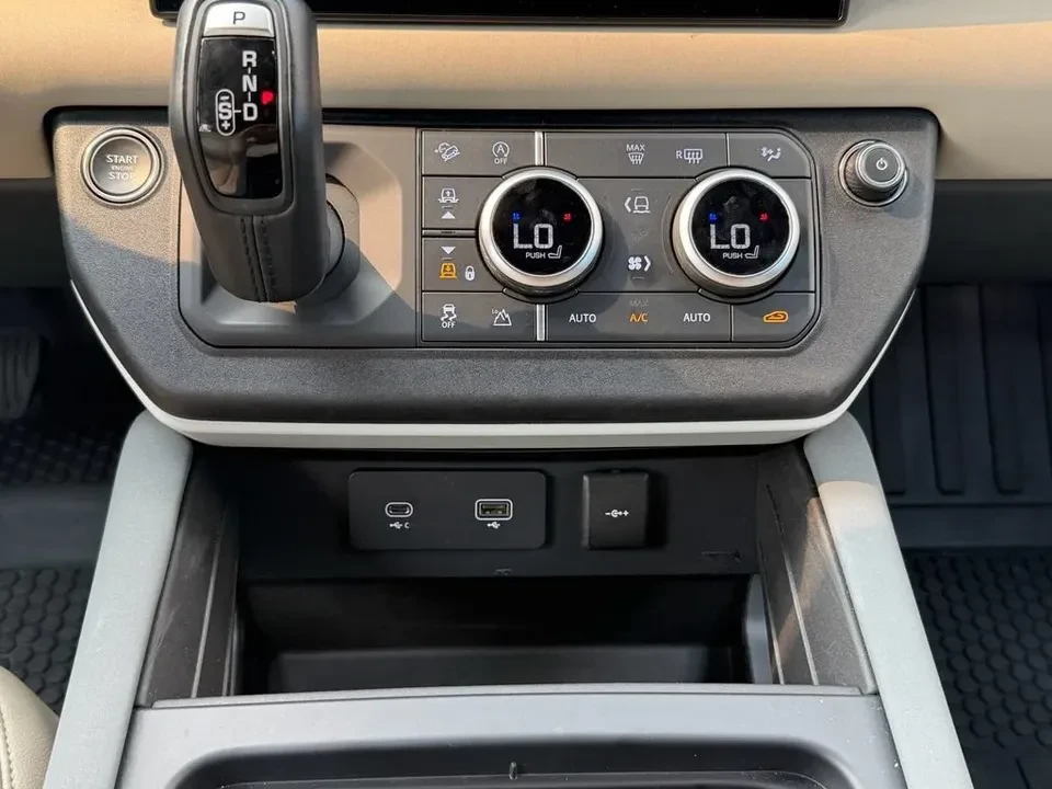 2023 Land Rover Defender L663 - Image 17 of 20
