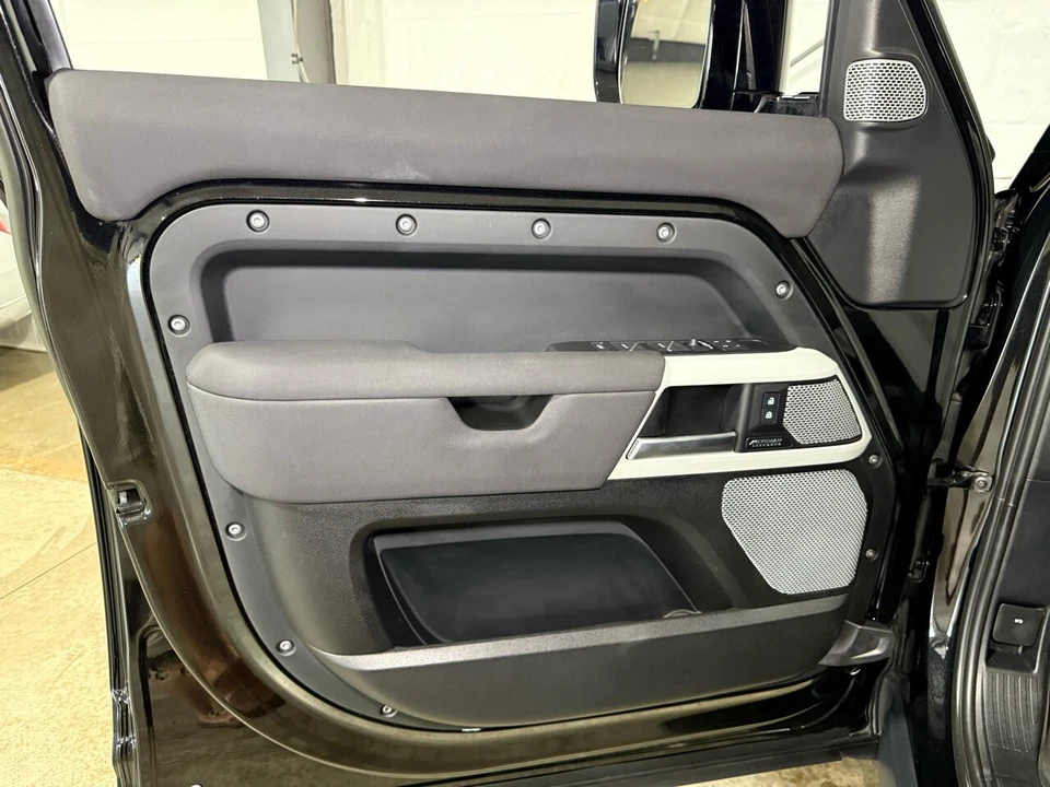 2023 Land Rover Defender L663 - Image 12 of 21