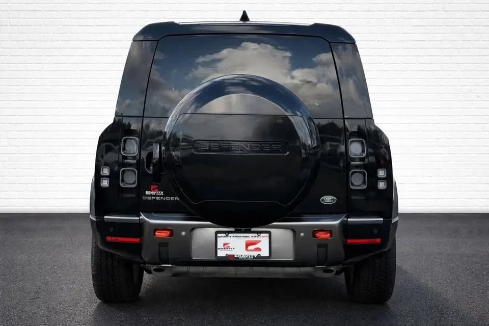 2023 Land Rover Defender L663 - Image 15 of 18
