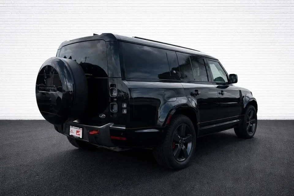 2023 Land Rover Defender L663 - Image 16 of 18