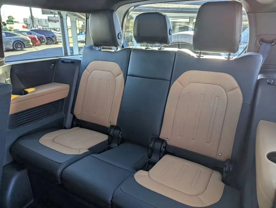 2023 Land Rover Defender L663 - Image 9 of 18