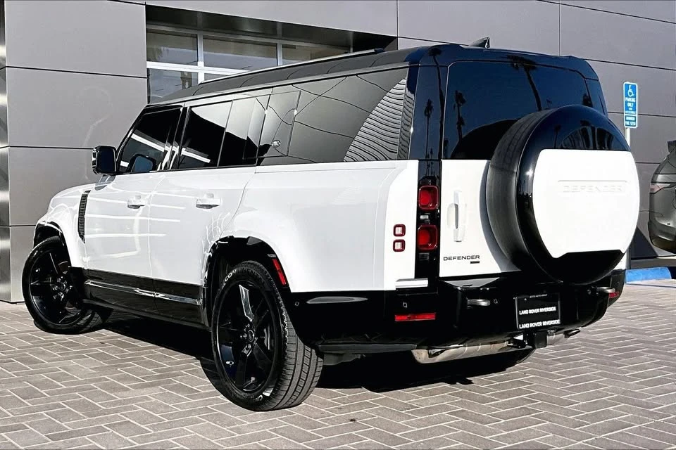 2023 Land Rover Defender L663 - Image 10 of 18