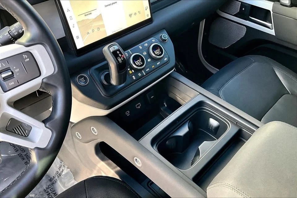 2023 Land Rover Defender L663 - Image 12 of 18