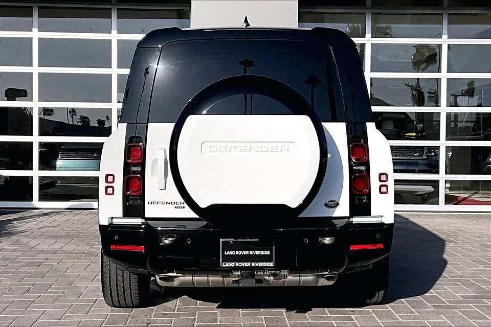 2023 Land Rover Defender L663 - Image 4 of 18