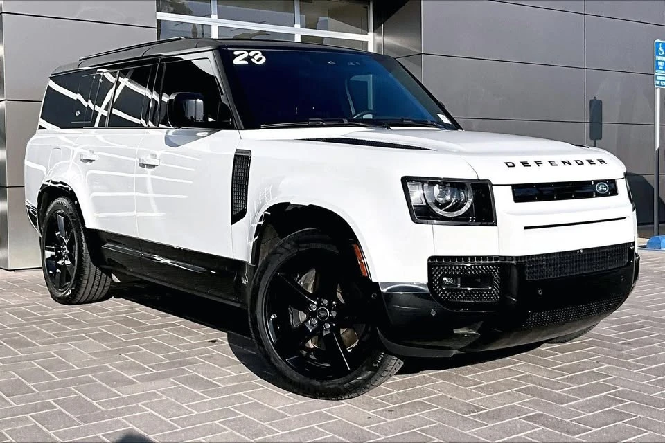 2023 Land Rover Defender L663 - Image 3 of 18