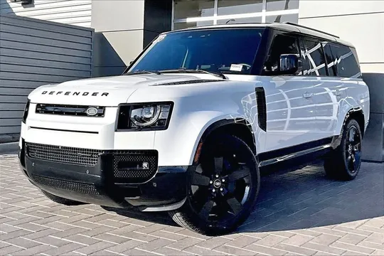 2023 Land Rover Defender 130 X-Dynamic SE 400PS
