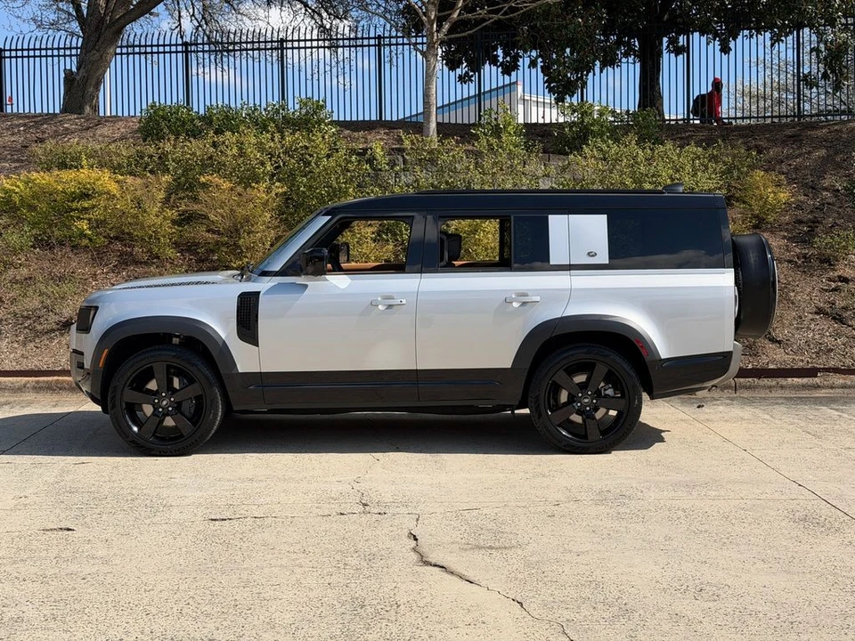 2023 Land Rover Defender L663 - Image 9 of 21