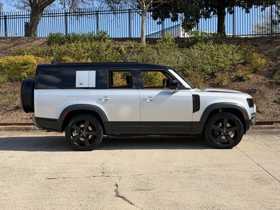 2023 Land Rover Defender L663 - Image 3 of 21