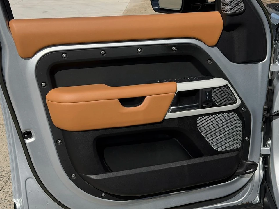 2023 Land Rover Defender L663 - Image 14 of 21