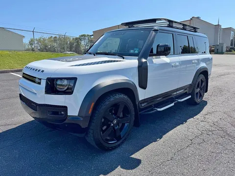 2023 Land Rover Defender 130 X-Dynamic SE