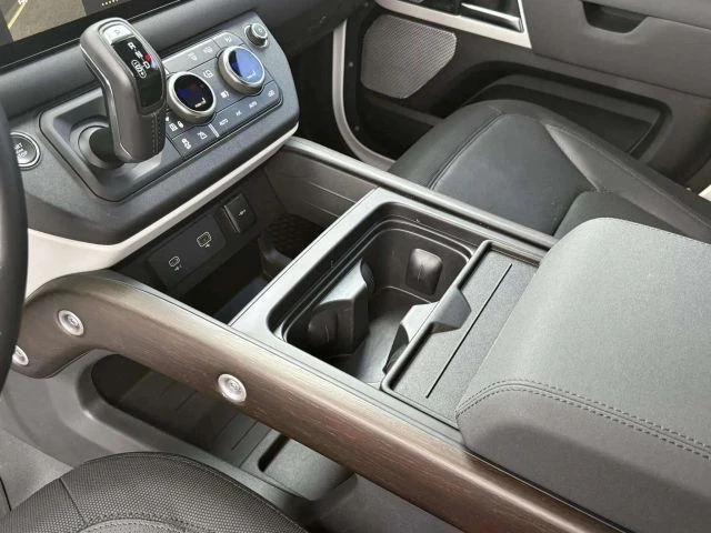 2023 Land Rover Defender L663 - Image 20 of 21