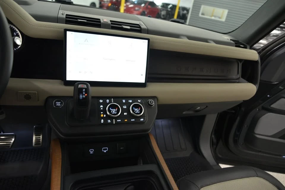 2023 Land Rover Defender L663 - Image 5 of 9