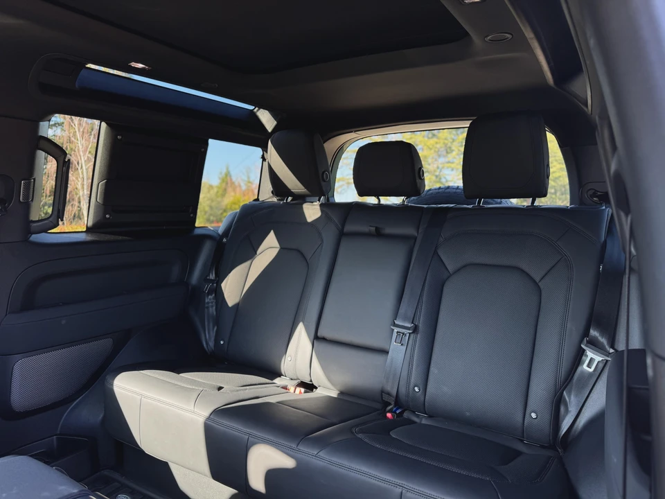 2023 Land Rover Defender L663 - Image 30 of 31