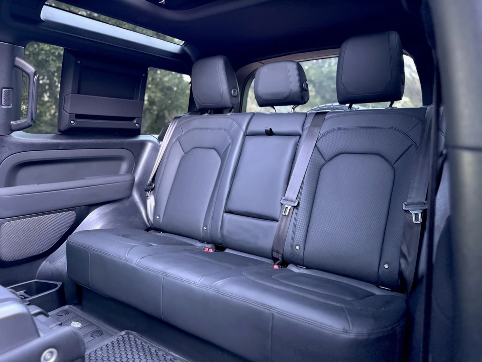 2023 Land Rover Defender L663 - Image 29 of 31