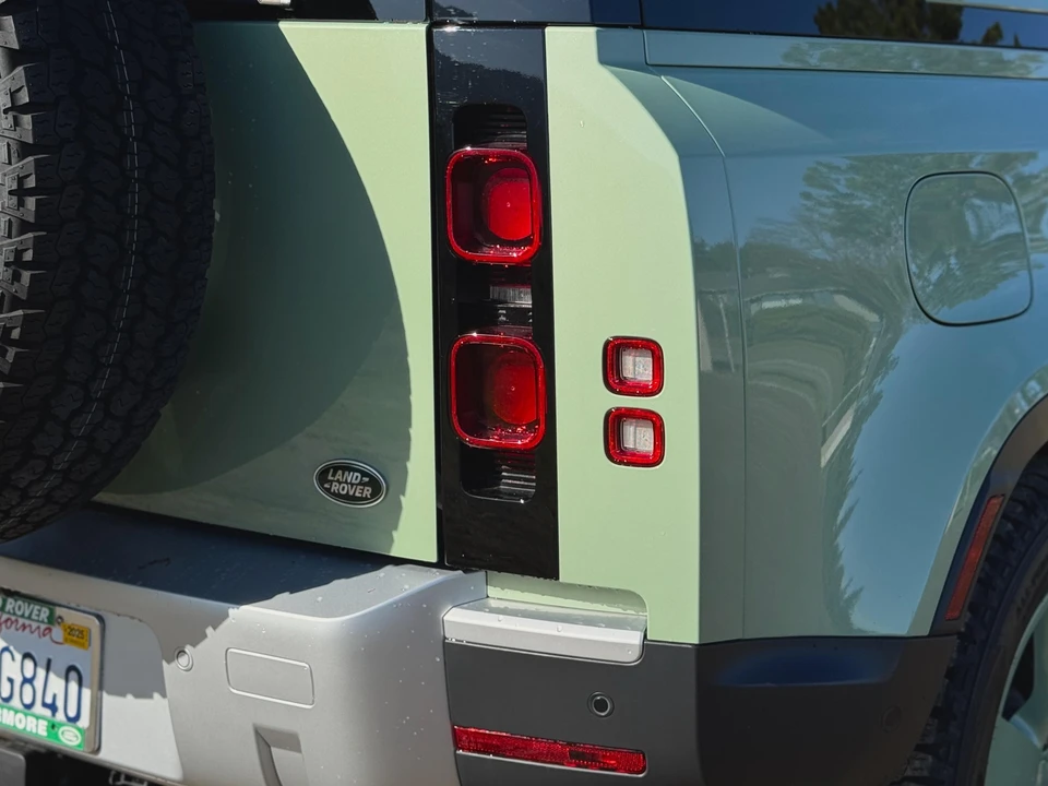 2023 Land Rover Defender L663 - Image 14 of 31