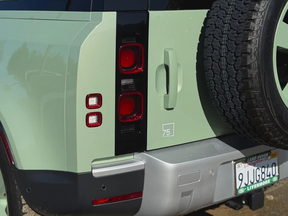 2023 Land Rover Defender L663 - Image 13 of 31