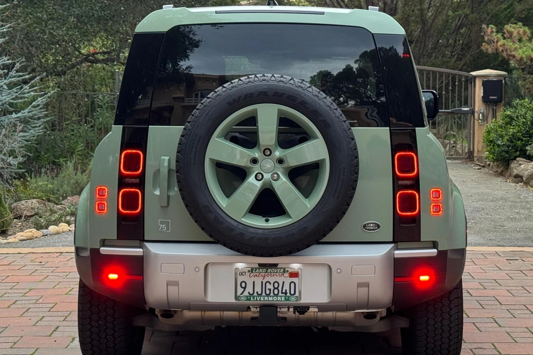 2023 Land Rover Defender L663 - Image 5 of 31