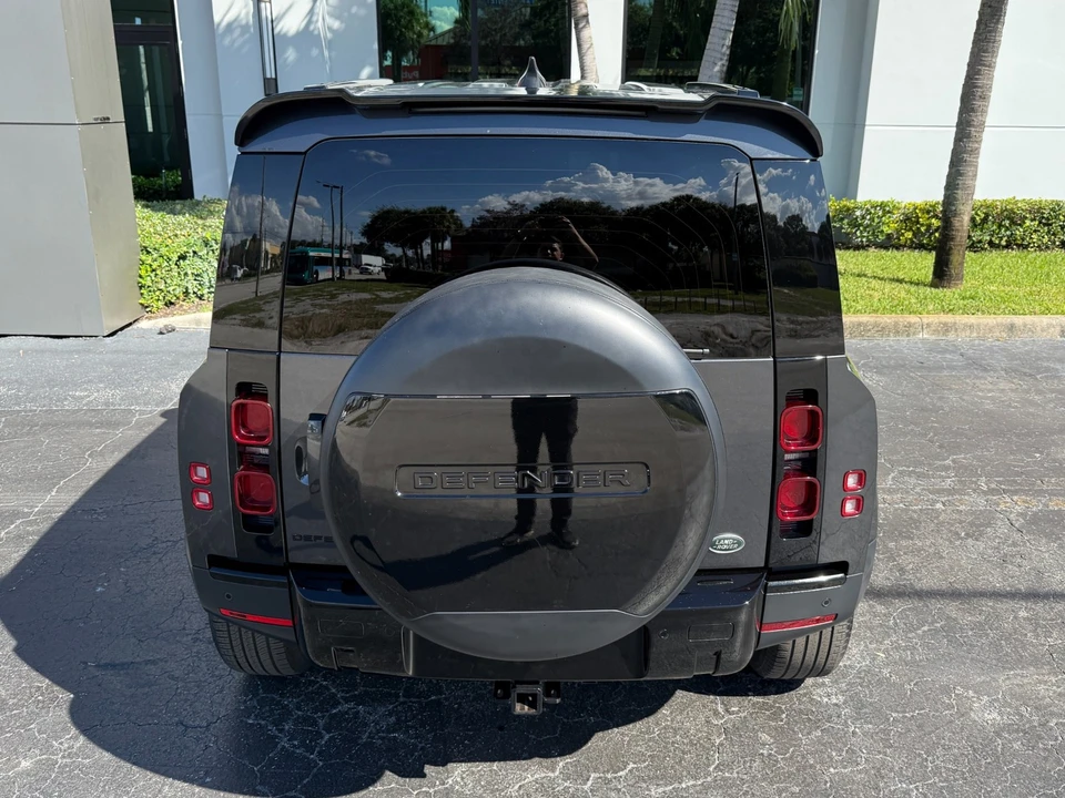 2023 Land Rover Defender L663 - Image 18 of 21